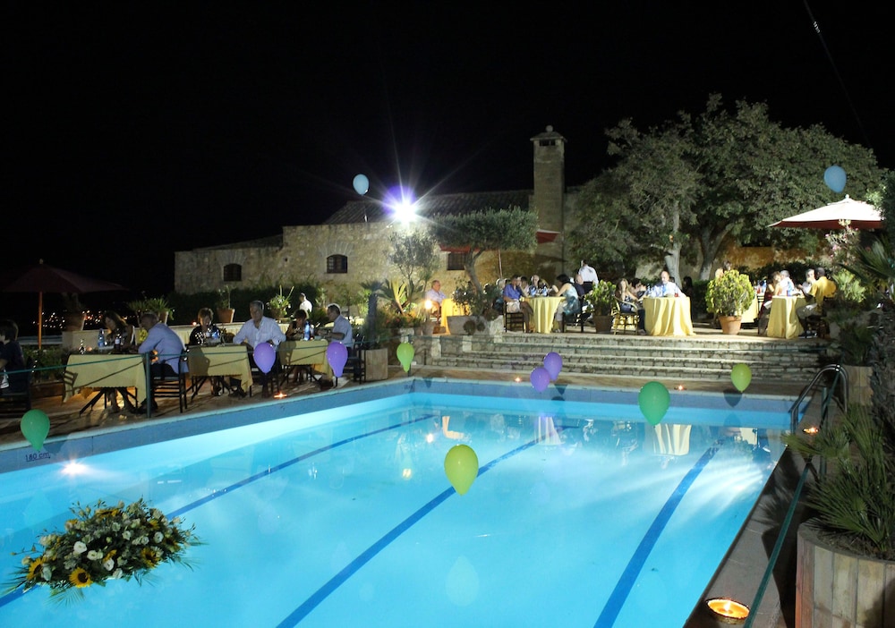 Baglio Santacroce — Swimming pool in Valderice, Sicily