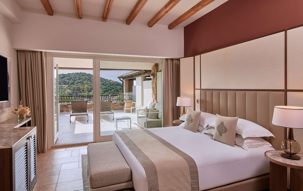 Conrad Chia Laguna Sardinia — Hotel rooms in Domus de Maria, Sardinia