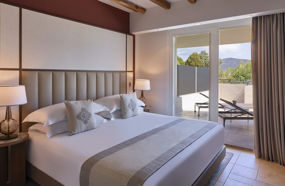 Conrad Chia Laguna Sardinia — Hotel rooms in Domus de Maria, Sardinia