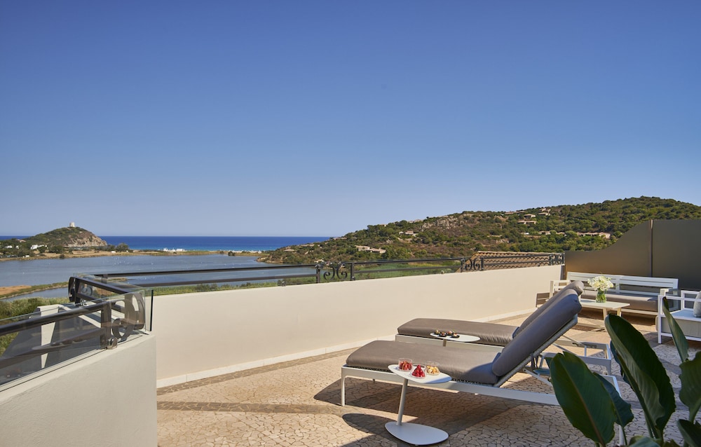 Conrad Chia Laguna Sardinia — Hotel rooms in Domus de Maria, Sardinia