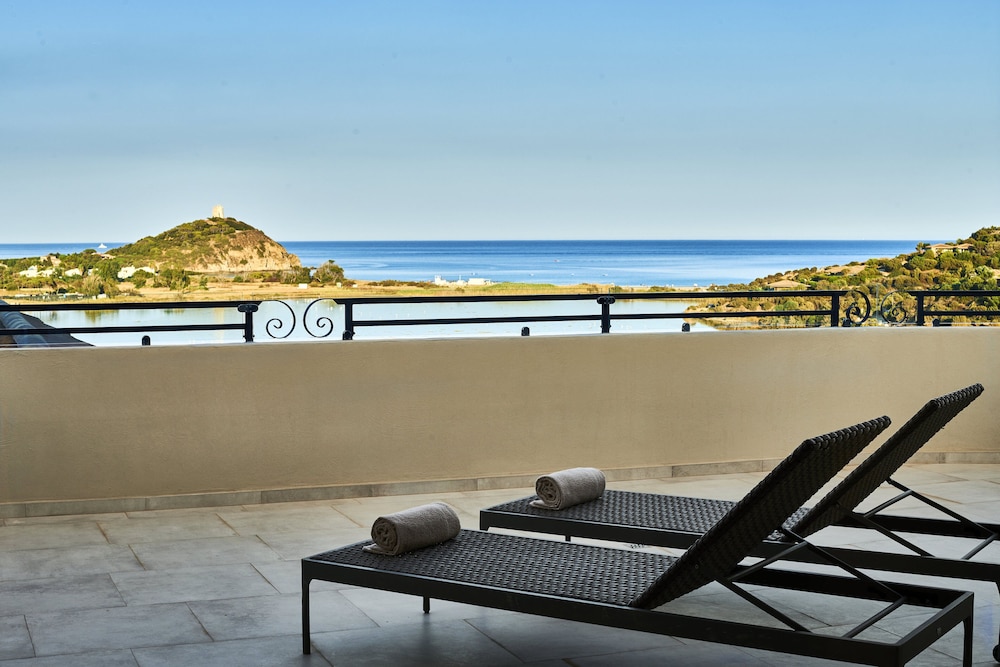 Conrad Chia Laguna Sardinia — Hotel rooms in Domus de Maria, Sardinia