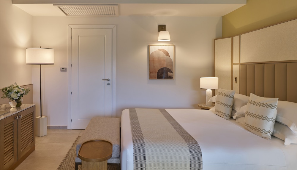 Conrad Chia Laguna Sardinia — Hotel rooms in Domus de Maria, Sardinia
