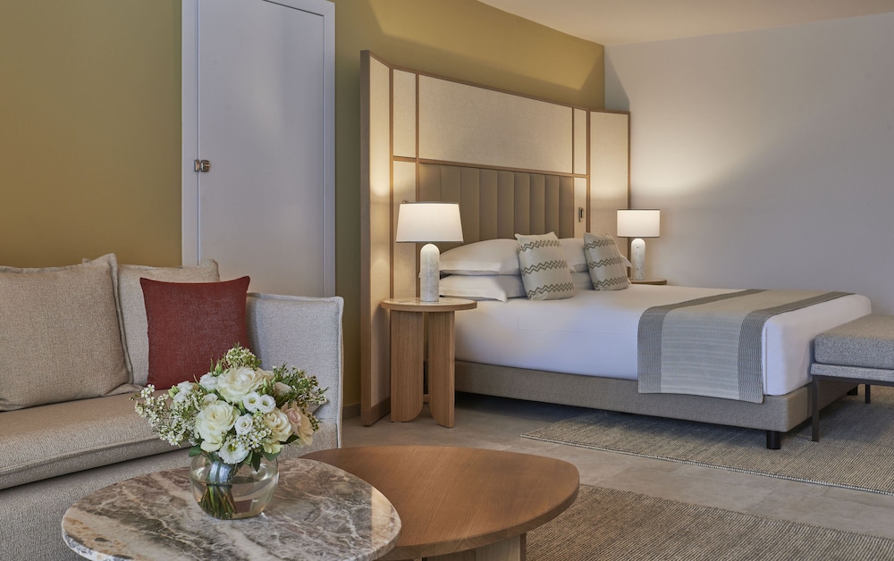 Conrad Chia Laguna Sardinia — Hotel rooms in Domus de Maria, Sardinia