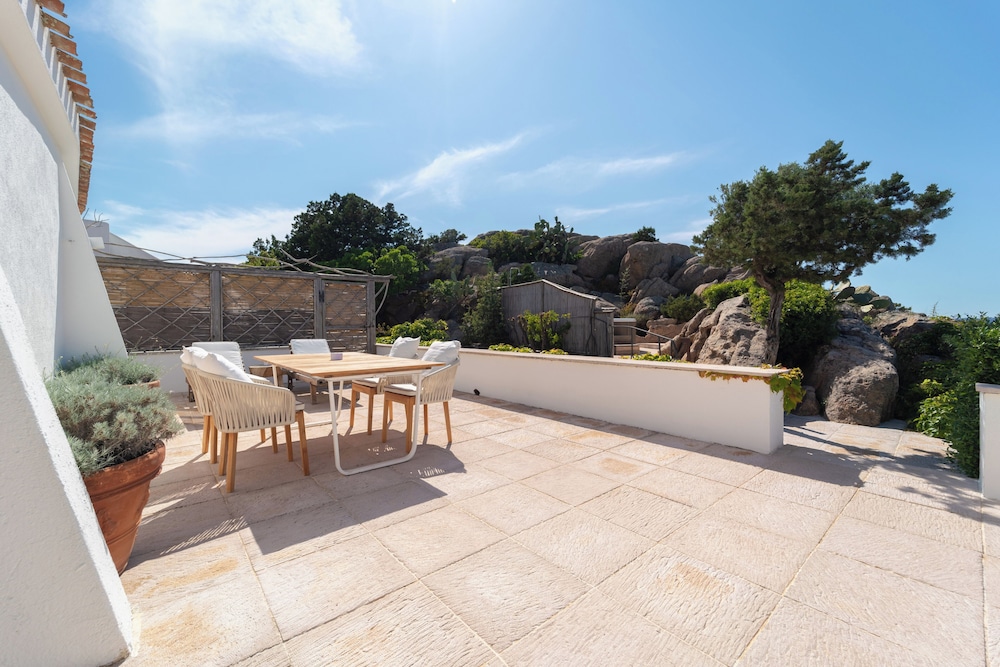 Hotel Balocco — Restaurant & bars in Arzachena, Sardinia