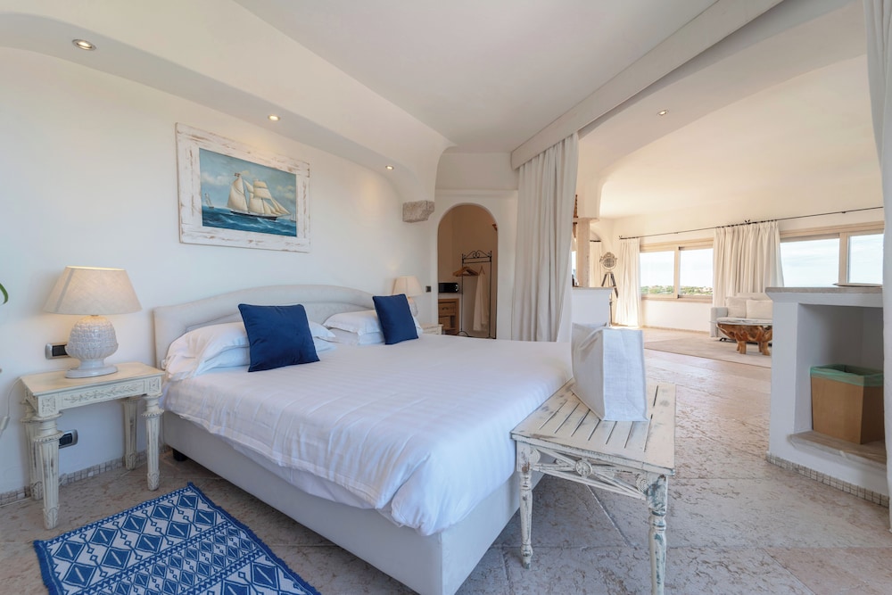 Hotel Balocco — Hotel rooms in Arzachena, Sardinia