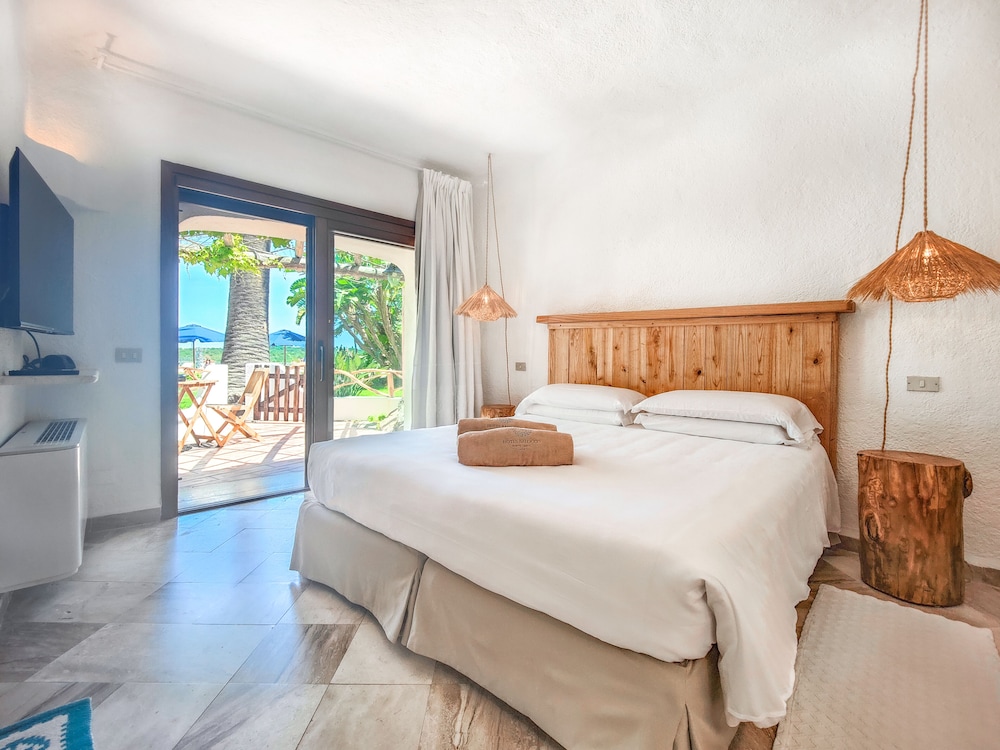 Hotel Balocco — Hotel rooms in Arzachena, Sardinia