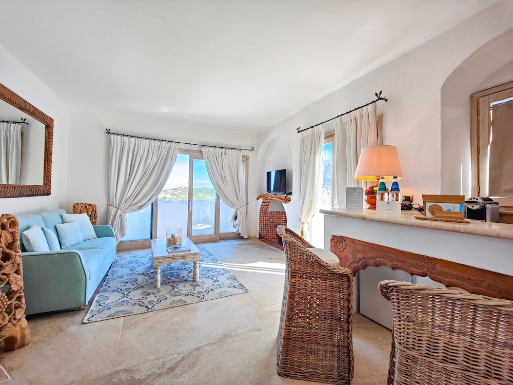 Hotel Balocco — Hotel rooms in Arzachena, Sardinia