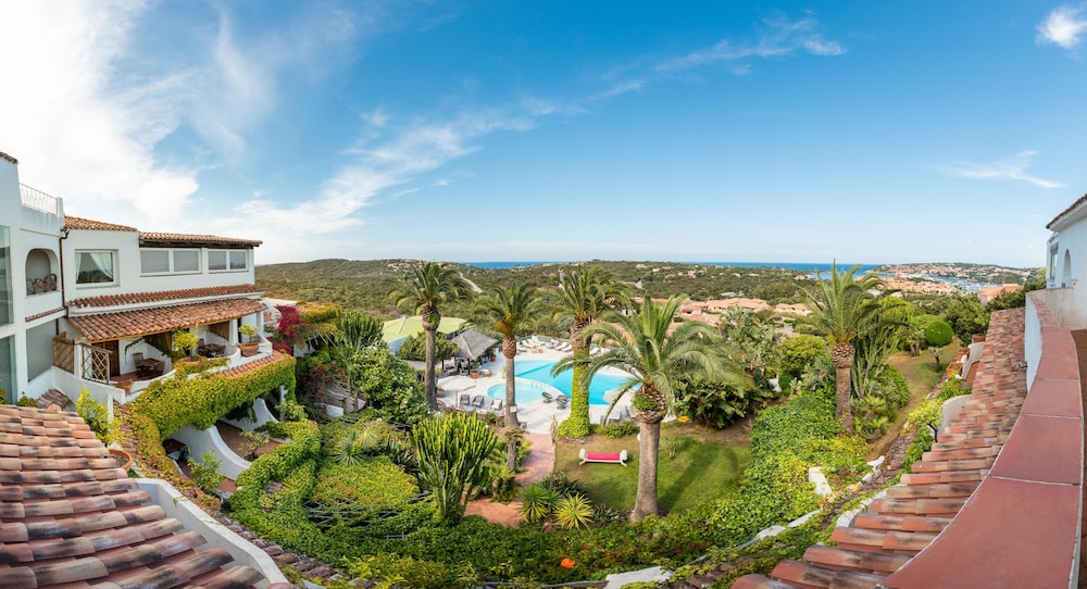 Hotel Balocco — Swimming pool in Arzachena, Sardinia