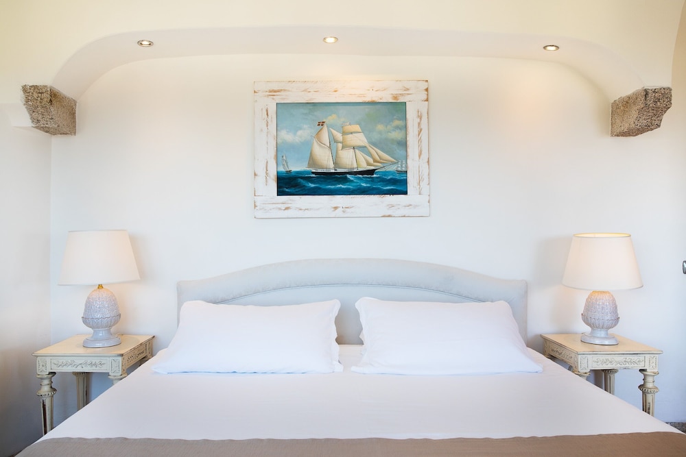 Hotel Balocco — Hotel rooms in Arzachena, Sardinia