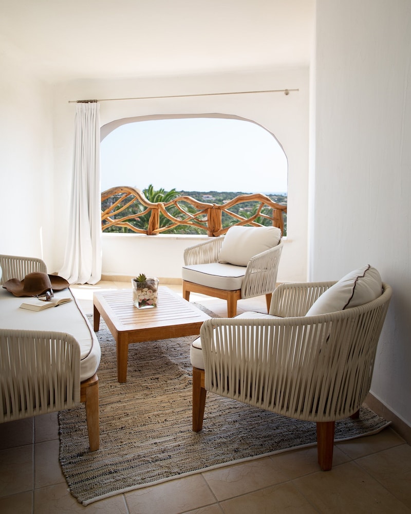 Hotel Balocco — Hotel rooms in Arzachena, Sardinia