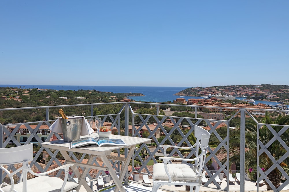 Hotel Balocco — Hotel rooms in Arzachena, Sardinia