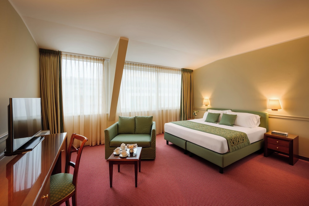 Hotel Barchetta Excelsior — Hotel rooms in Como, Lombardy