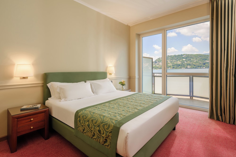 Hotel Barchetta Excelsior — Hotel rooms in Como, Lombardy