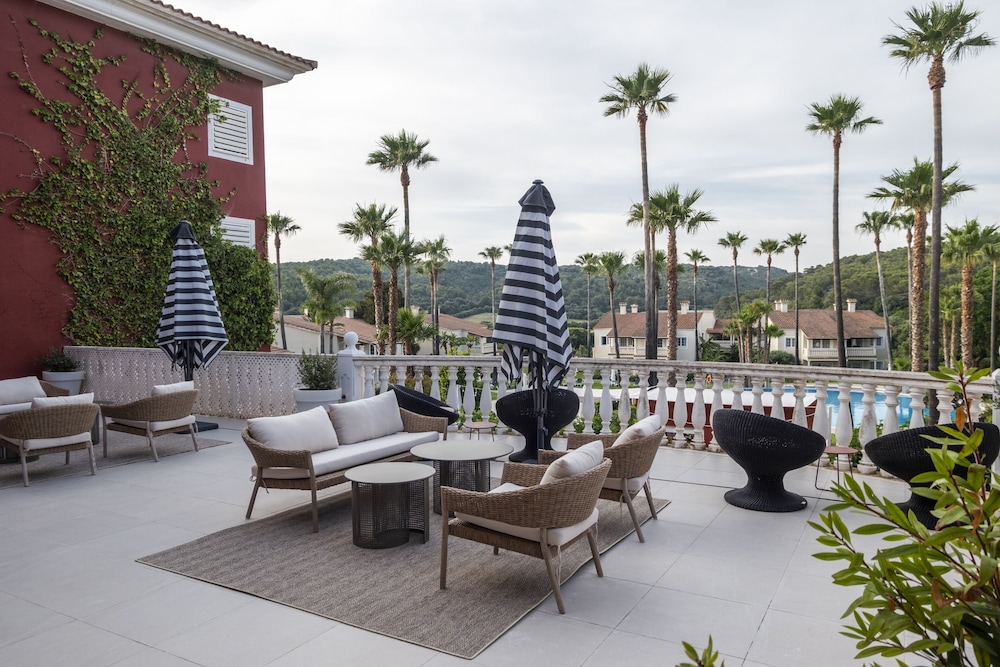 Aparthotel HG Jardin de Menorca — Hotel building in Son Bou, Balearic Islands