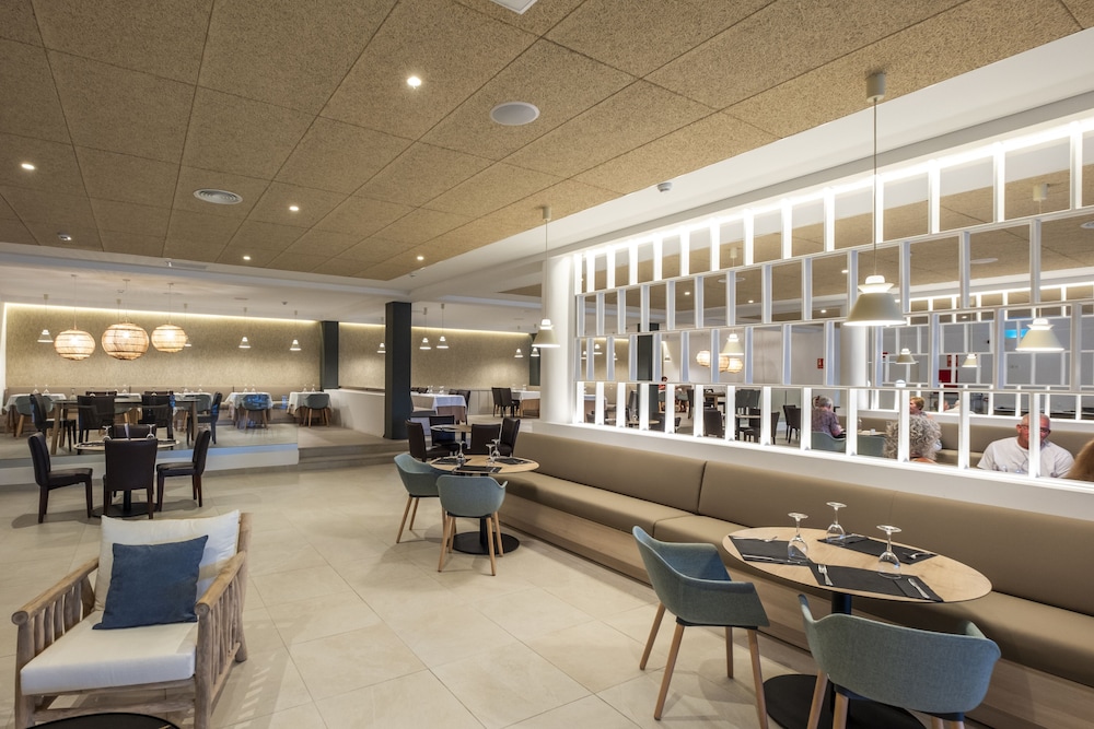 Aparthotel HG Jardin de Menorca — Restaurant & bars in Son Bou, Balearic Islands