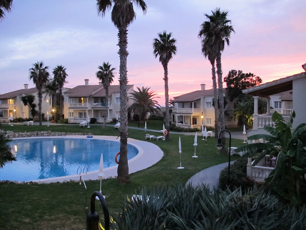 Aparthotel HG Jardin de Menorca — Swimming pool in Son Bou, Balearic Islands