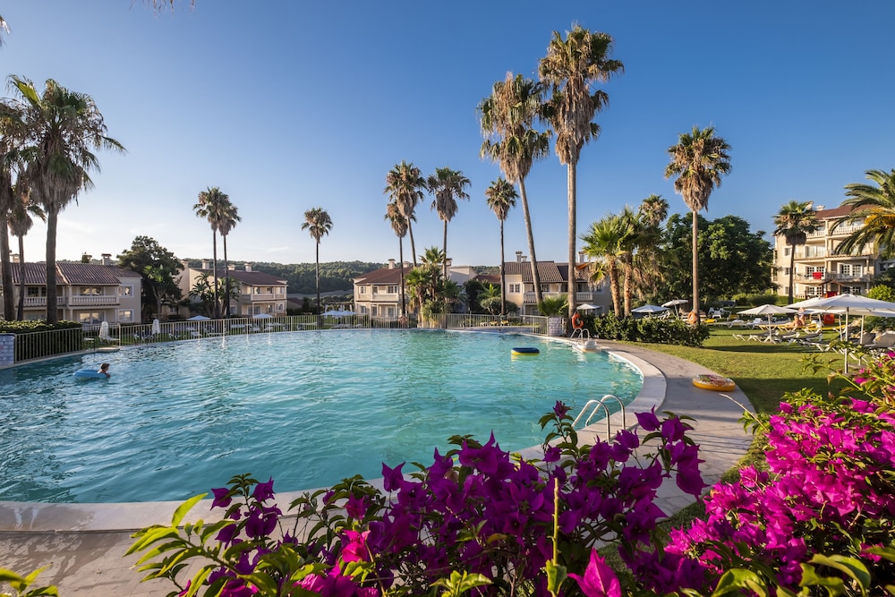 Aparthotel HG Jardin de Menorca — Swimming pool in Son Bou, Balearic Islands
