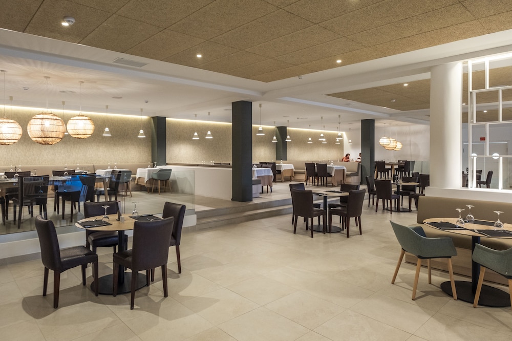 Aparthotel HG Jardin de Menorca — Restaurant & bars in Son Bou, Balearic Islands