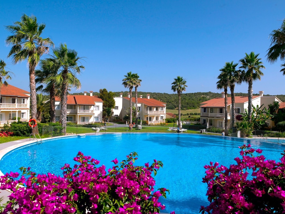 Aparthotel HG Jardin de Menorca — Swimming pool in Son Bou, Balearic Islands