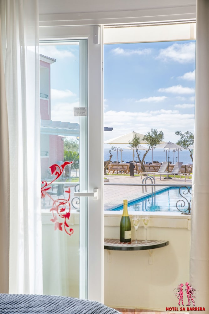 Hotel Sa Barrera - Adults Only — Hotel rooms in Cala'n Porter, Balearic Islands
