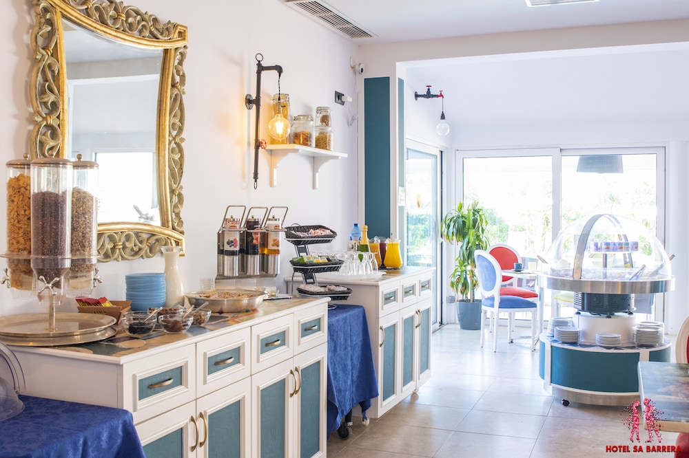 Hotel Sa Barrera - Adults Only — Restaurant & bars in Cala'n Porter, Balearic Islands