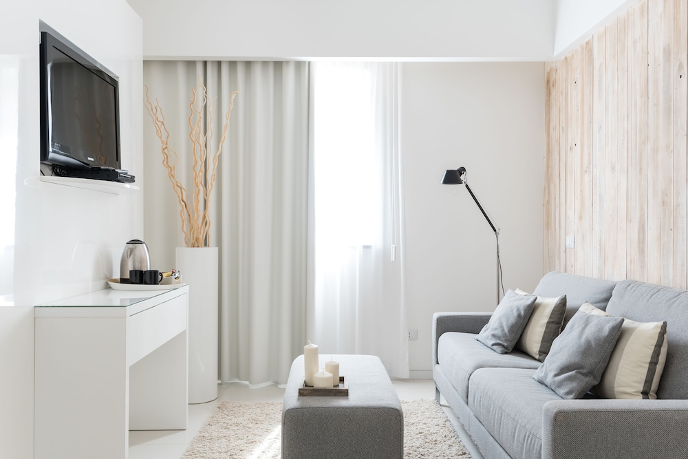 Borgo Pantano — Hotel rooms in Carrozziere, Sicily