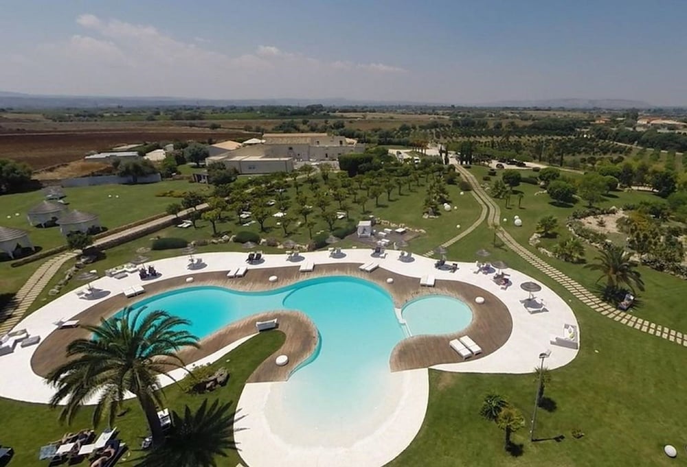 Borgo Pantano — Main photo in Carrozziere, Sicily