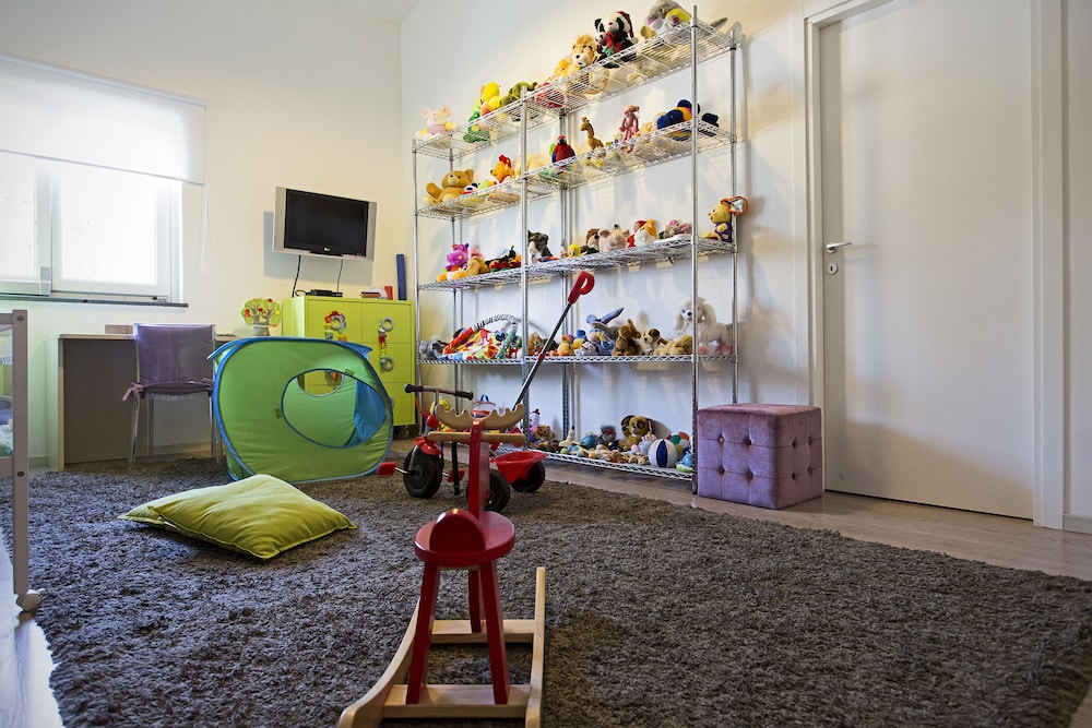 Borgo Pantano — Attractions for children in Carrozziere, Sicily