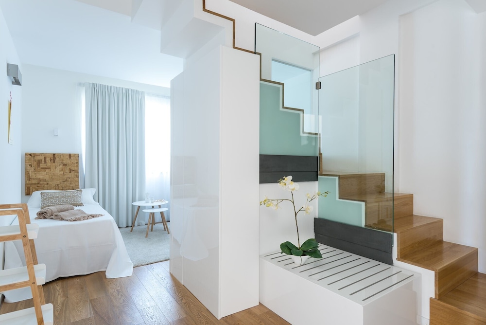 Borgo Pantano — Hotel rooms in Carrozziere, Sicily