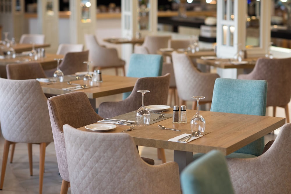 Valentin Son Bou — Restaurant & bars in Son Bou, Balearic Islands