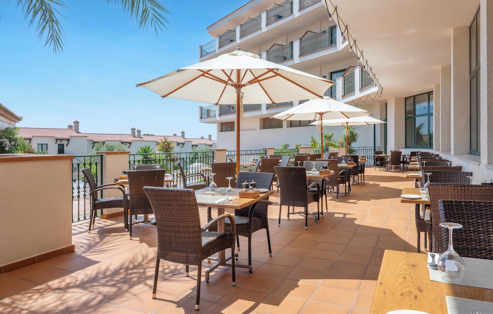 Valentin Son Bou — Restaurant & bars in Son Bou, Balearic Islands