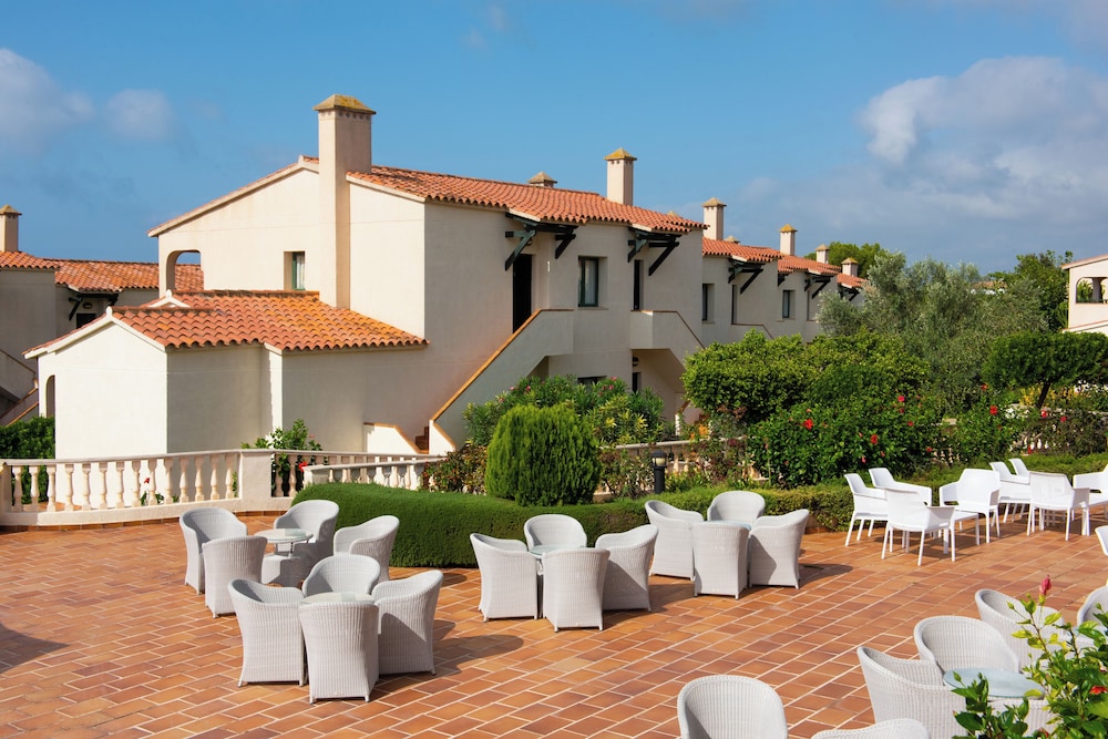Valentin Son Bou — Hotel building in Son Bou, Balearic Islands