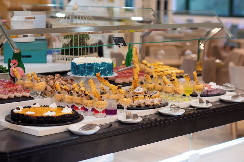 Valentin Son Bou — Restaurant & bars in Son Bou, Balearic Islands