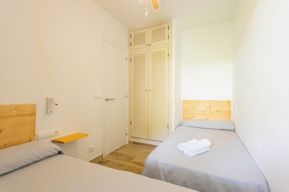 Apartamentos Son Bou Gardens — Hotel rooms in Son Bou, Balearic Islands