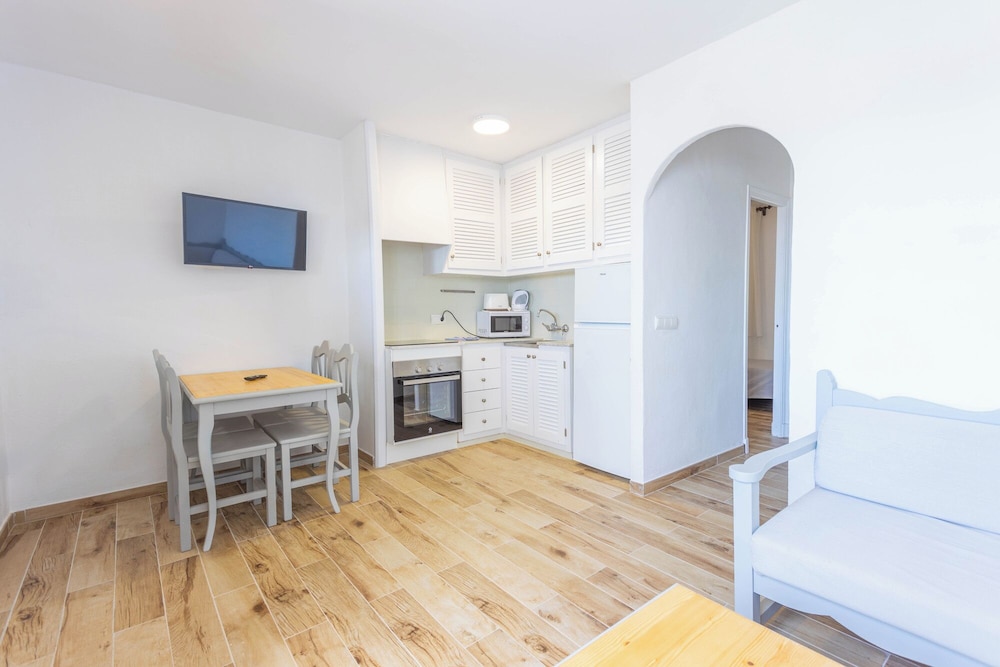 Apartamentos Son Bou Gardens — Hotel rooms in Son Bou, Balearic Islands