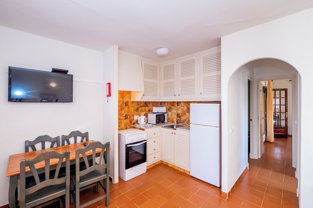 Apartamentos Son Bou Gardens — Hotel rooms in Son Bou, Balearic Islands