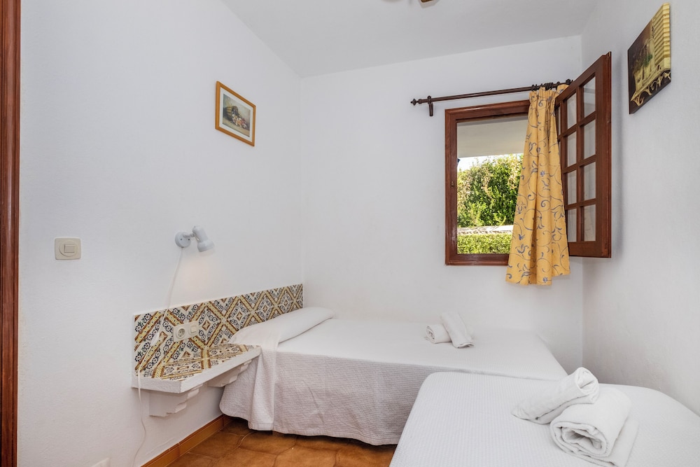 Apartamentos Son Bou Gardens — Hotel rooms in Son Bou, Balearic Islands