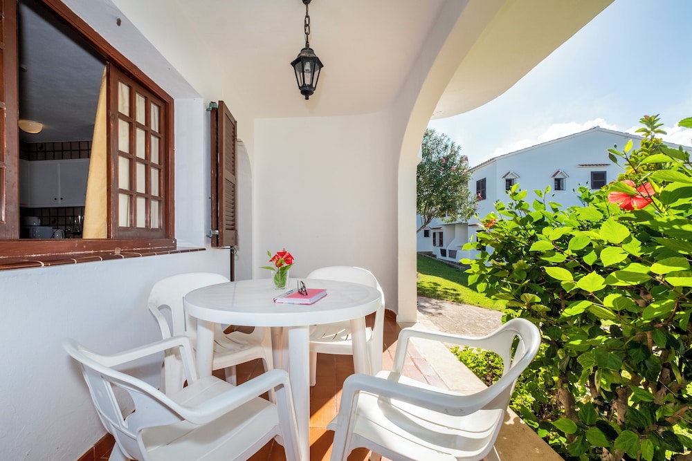 Apartamentos Son Bou Gardens — Hotel building in Son Bou, Balearic Islands