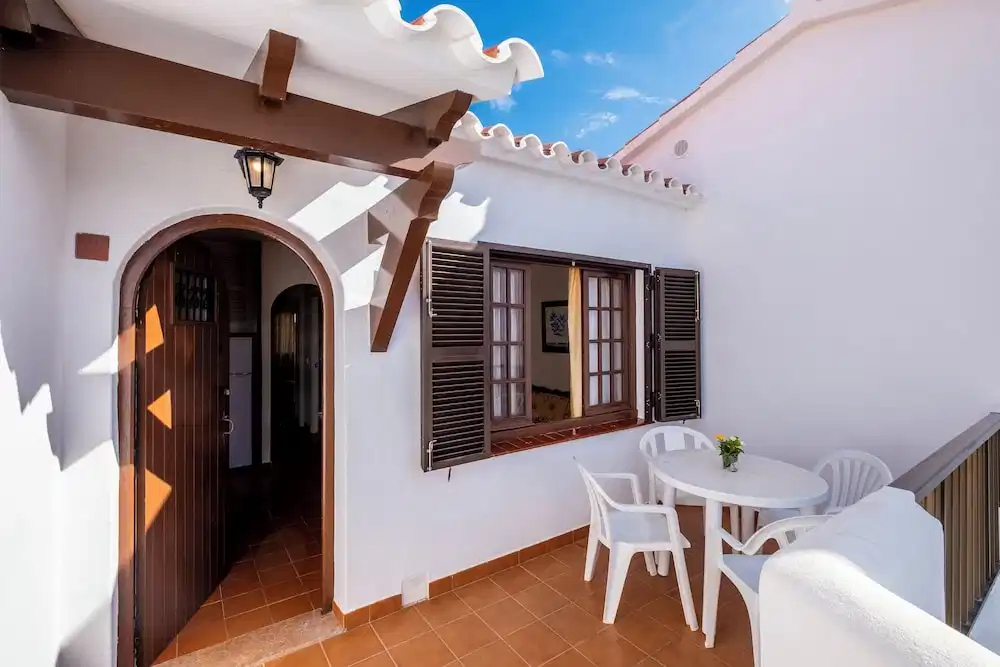Apartamentos Son Bou Gardens — Hotel building in Son Bou, Balearic Islands