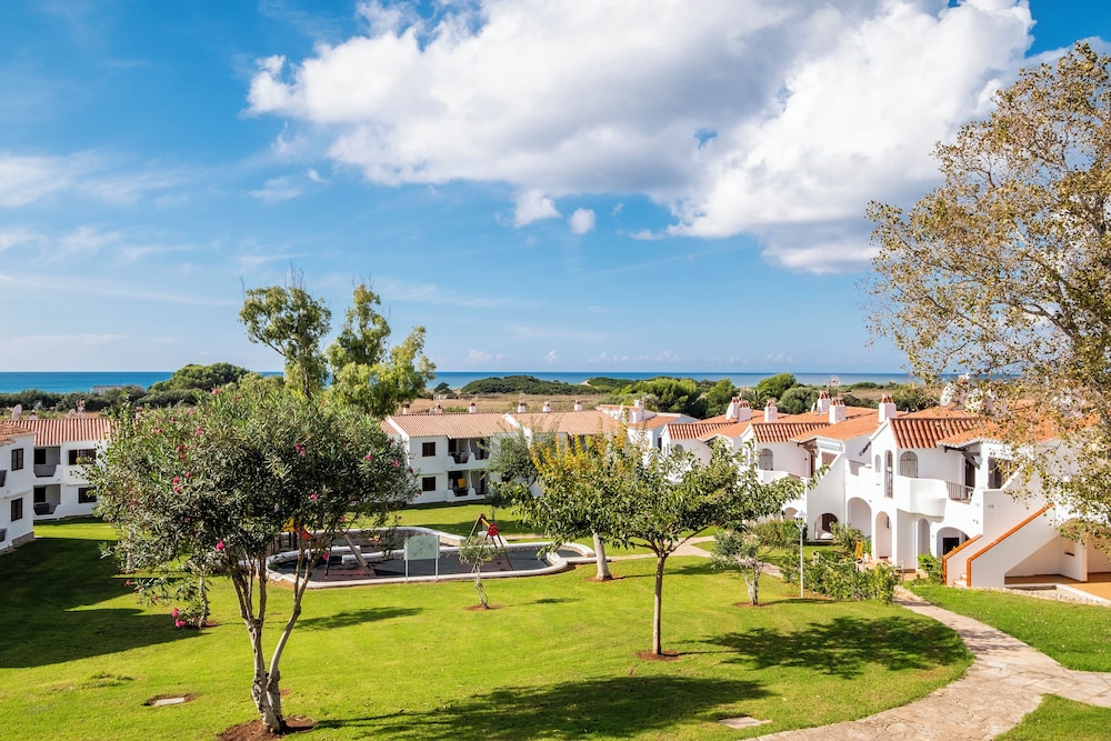 Apartamentos Son Bou Gardens — Hotel building in Son Bou, Balearic Islands