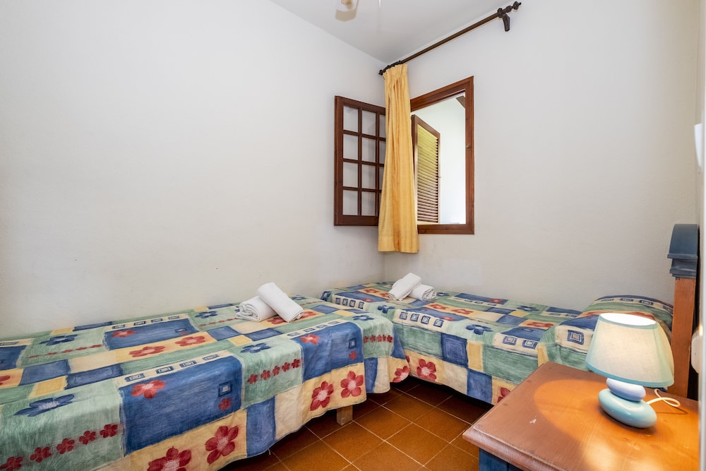 Apartamentos Son Bou Gardens — Hotel rooms in Son Bou, Balearic Islands
