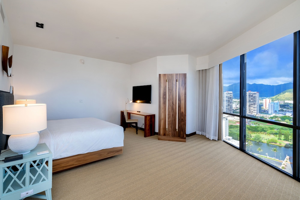 Hyatt Centric Waikiki Beach — Hotel rooms in Honolulu, Hawaii