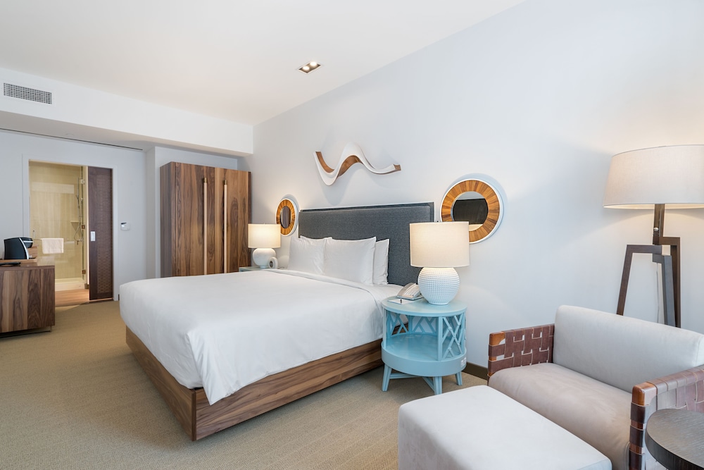 Hyatt Centric Waikiki Beach — Hotel rooms in Honolulu, Hawaii