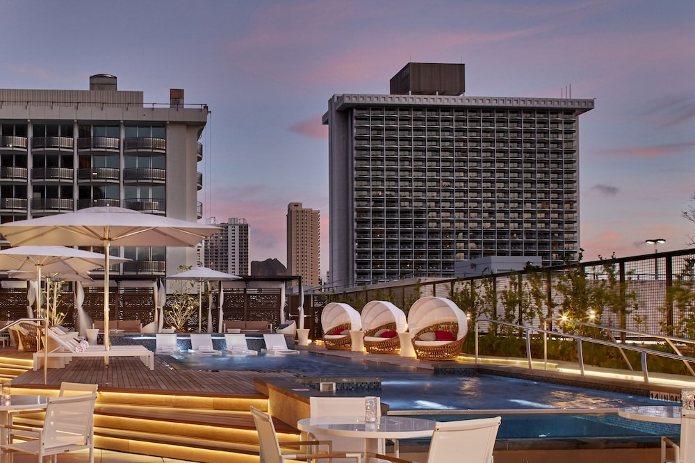 Hyatt Centric Waikiki Beach — Swimming pool in Honolulu, Hawaii