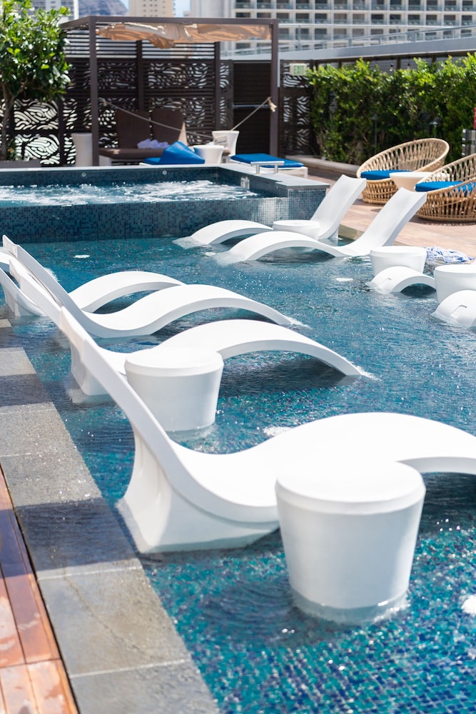 Hyatt Centric Waikiki Beach — Swimming pool in Honolulu, Hawaii