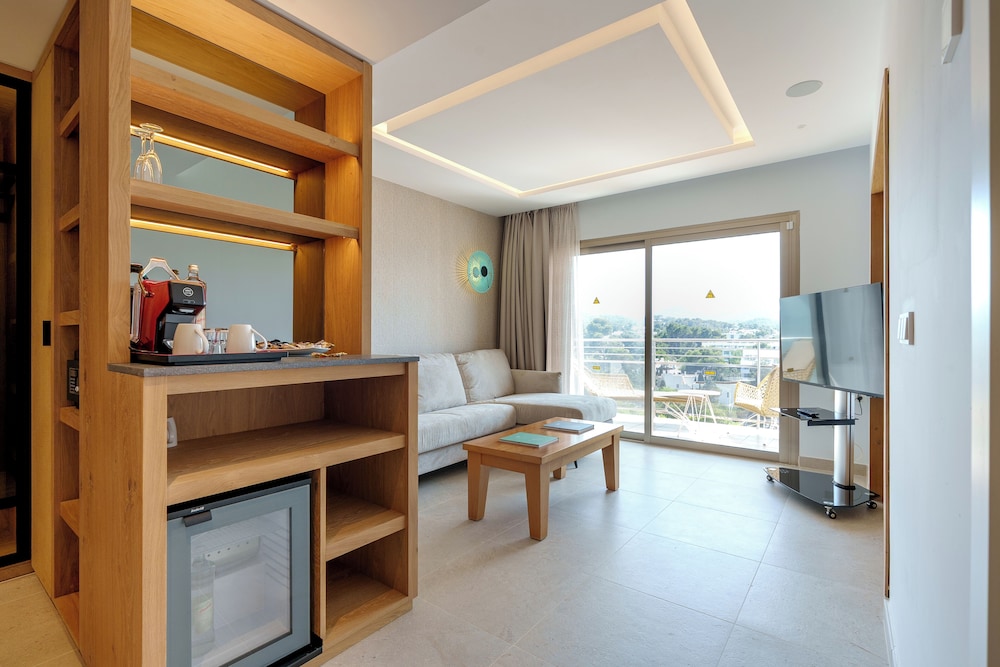 Bellamar Hotel Beach & Spa — Hotel rooms in San Antonio, Balearic Islands