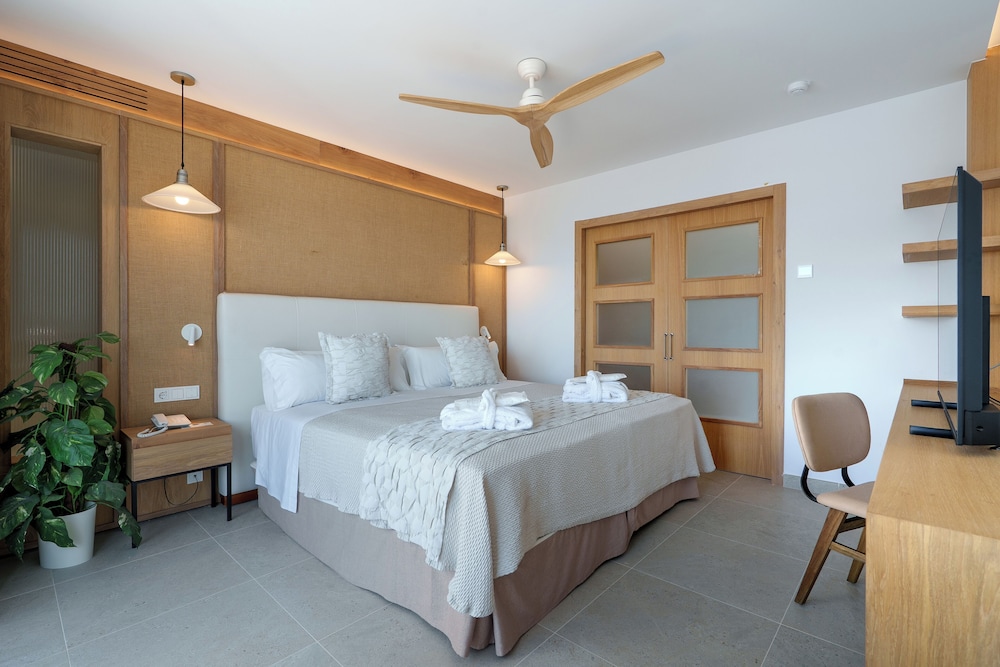 Bellamar Hotel Beach & Spa — Hotel rooms in San Antonio, Balearic Islands