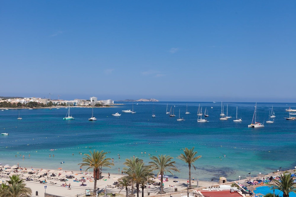 Bellamar Hotel Beach & Spa — Beach in San Antonio, Balearic Islands