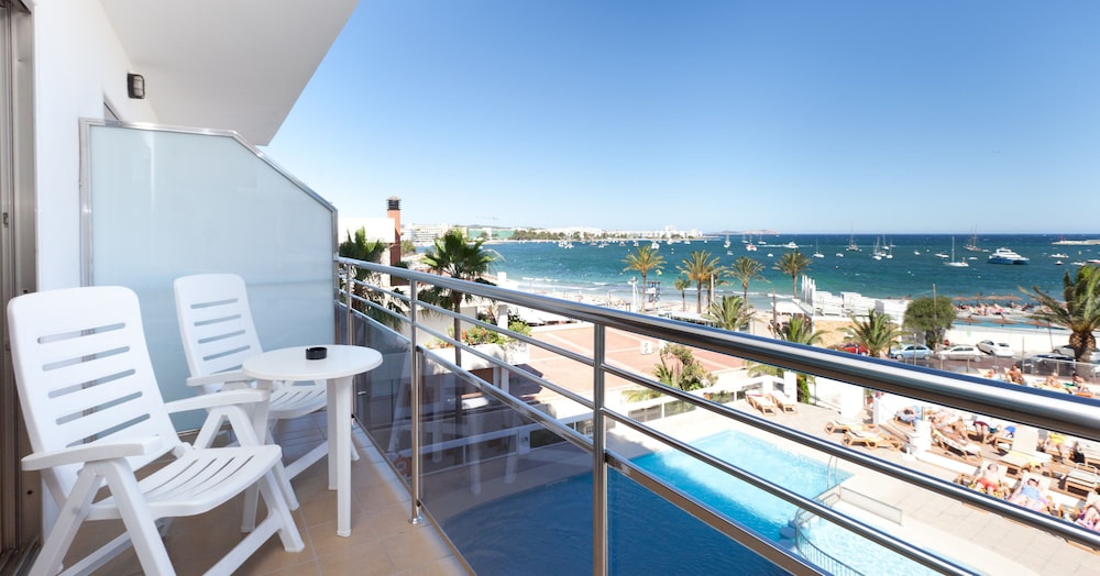 Bellamar Hotel Beach & Spa — Beach in San Antonio, Balearic Islands