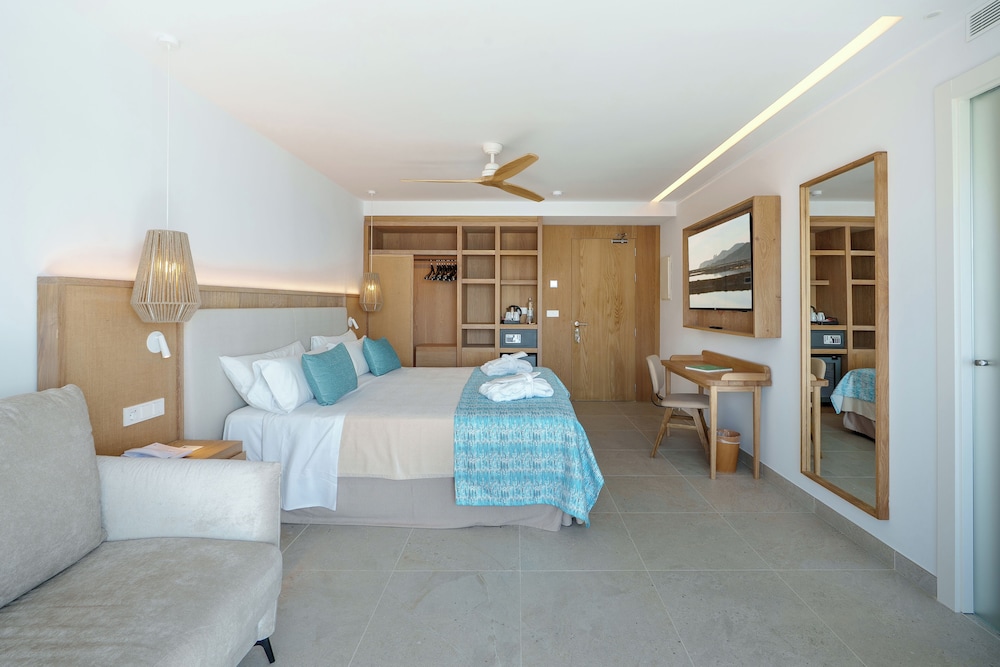 Bellamar Hotel Beach & Spa — Hotel rooms in San Antonio, Balearic Islands